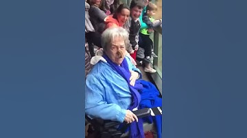 Monkey throws poo at old lady 🐒 💩 👵