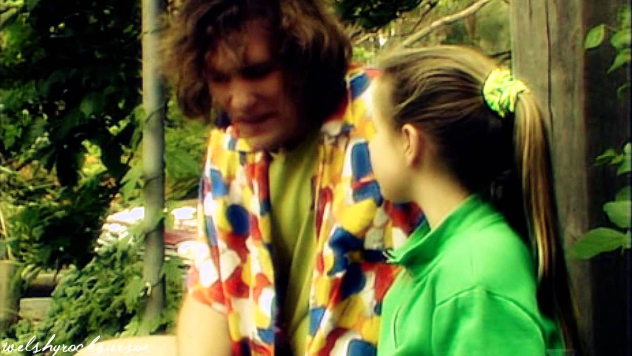 H&A {1990 Clip} - Sally thinks shes pregnant (FUNNY!)