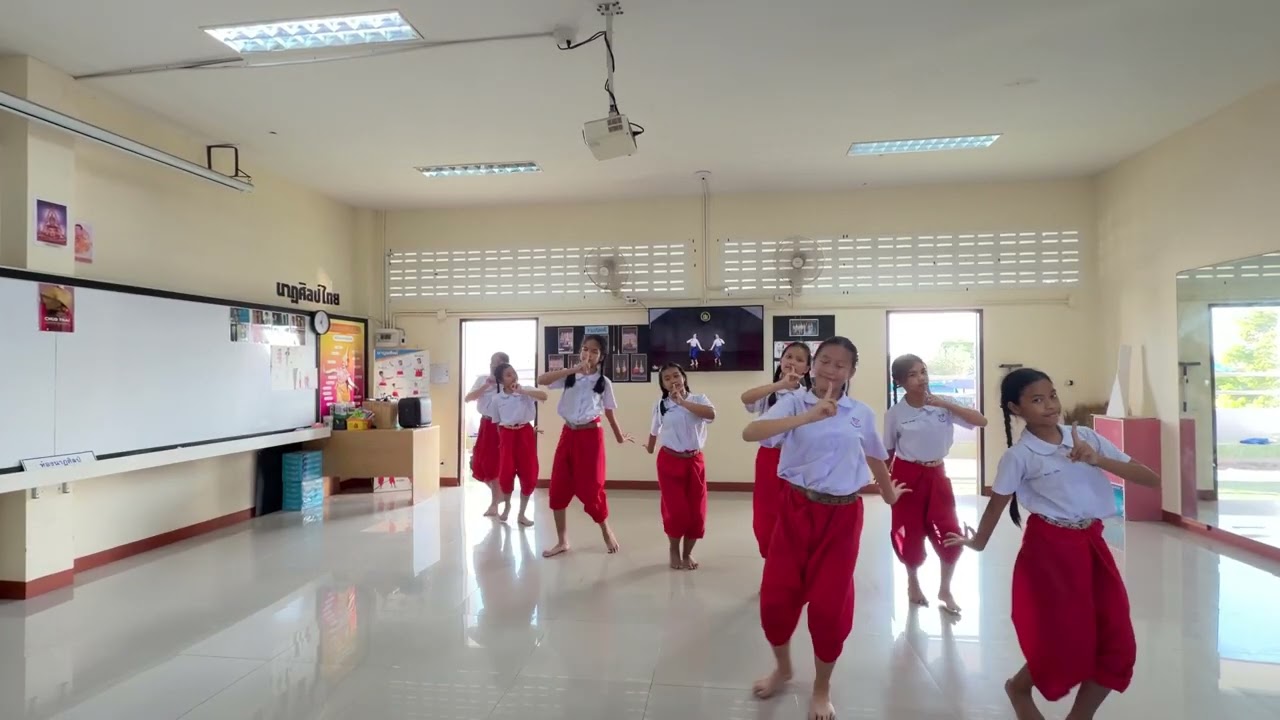 ระบำเทพบันเทิง รร.วัดเนินพระ ระดับชั้นประถมศึกษา
