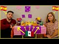 ESPAÑOLES HACEN SU PRIMER ALTAR DE DÍA DE MUERTOS