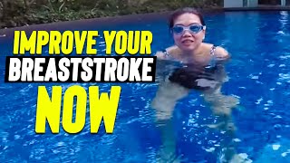 Beginner girl improving her breaststroke screenshot 5