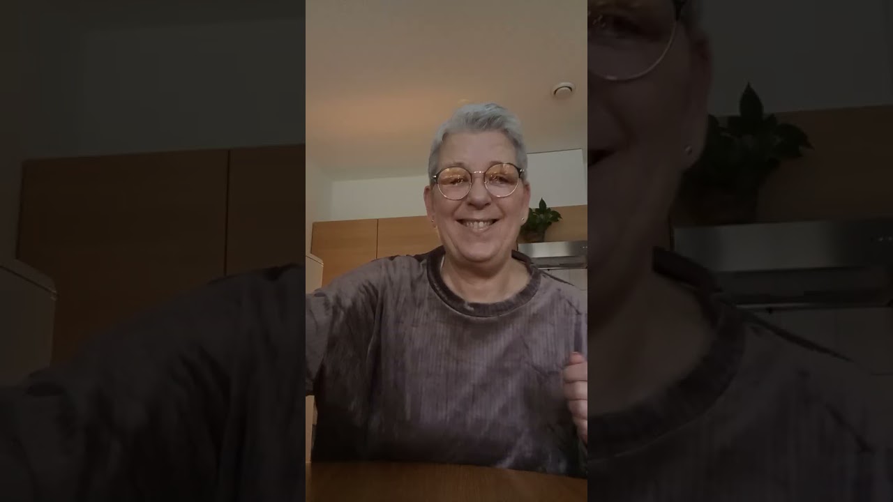 Liefdes reading ,je krijgt een 🌸 van boven 