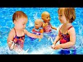 Bianca con sus juguetes salva a una sirena en la piscina juegos para nios como mam