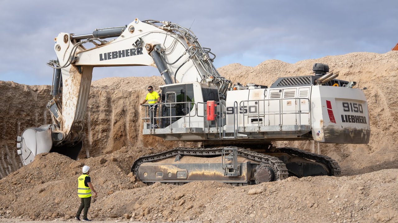 ABP Liebherr R9150 Loading Trucks - YouTube