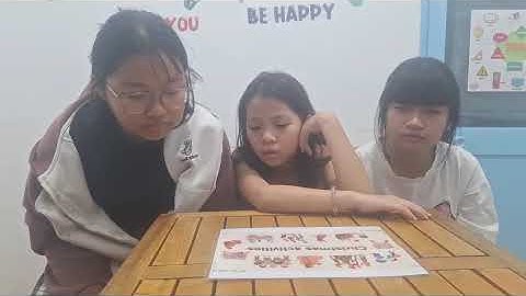 Tiếng Anh Giao Tiếp Phan Thiết: Hani, Nila and Hana practice talking about Christmas Activities