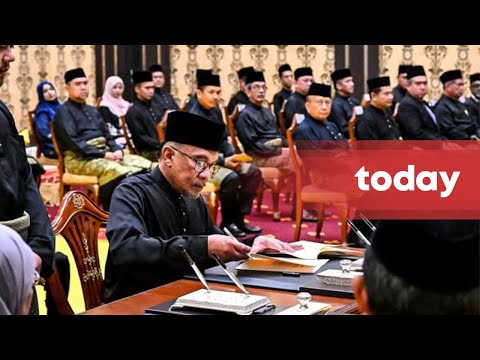 Malaysia's Anwar Ibrahim sworn in as new prime minister