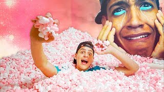 FIZ UMA PISCINA DE MARSHMALLOW NO QUARTO DO MEU AMIGO !!! *TROLLAGEM* ‹ JonVlogs ›