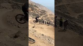 Probando el nuevo drop del morro 🤘🏼 #downhill #mtb #freerider #perú #drop