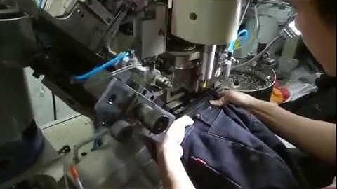 Fully Automatic Jeans Buttons Fastening/Attaching/Riveting Machine.