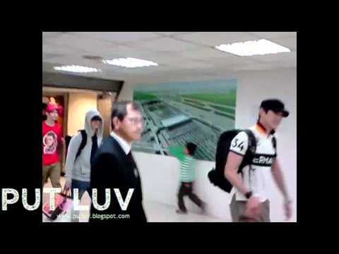 110612  Super Junior -M @ Taoyuan Airport