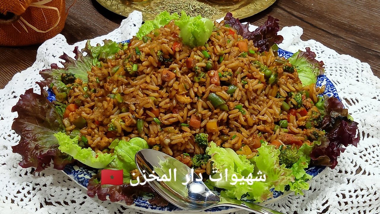 الأرز الآسيوي🤤من ألد المرافقات لوجبات الغداء أو العشاء بنين بشكل خيالي صحي بامتياز وسريع التحضير