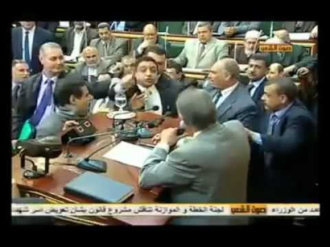 لغز القضيب ذو الحجم الهستيري في مجلس الشعب