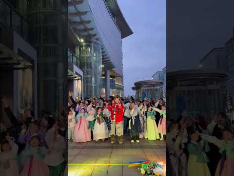 오빈이 삼촌과 하는 이 챌린지의 이름은?#춤추는곰돌 #춤추는곰돌의랜덤댄스 #춤추는곰돌의타이머댄스 #afstarz #수원버스킹 #challenge #two #단체댄스