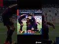 يلي برشلوني ويفتخر يرفع ايدو