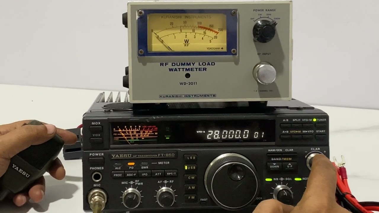 Yaesu FT-850 HF 150W Open - YouTube