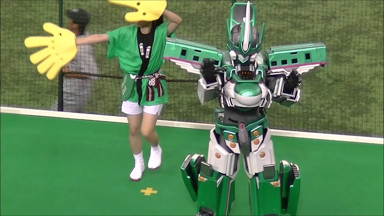 新幹線変形ロボ 「シンカリオン E5はやぶさ」東京ドームに登場：Shinkansen Robot in Tokyo Dome - YouTube