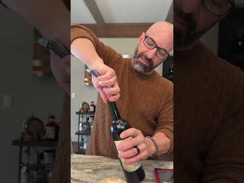 How to open an old wine bottle (30+ years) 🍷