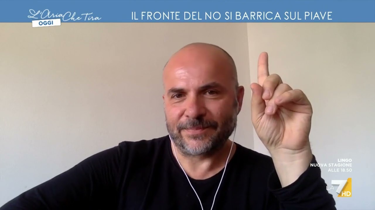 Scontro tra l'attivista di Ultima Generazione Miriam Falco e Fabio Dragoni: 