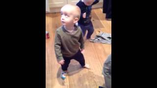 Baby's dance to uptown funk. Amazing , funny , toddlers party, kitchen fun, hilarious.