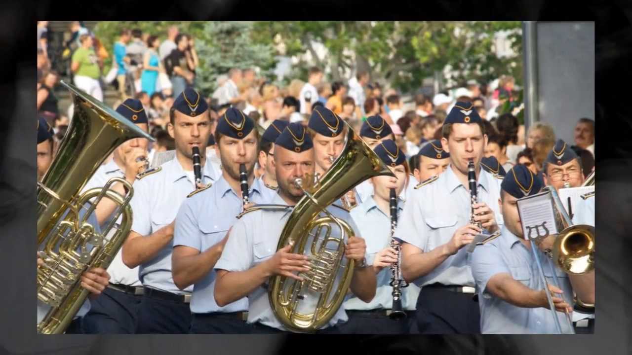 Парад военных оркестров в честь 230-летия Севастополя (часть 1). - YouTube