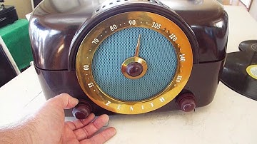 Zenith Cobramatic variable speed record player playing a couple LP