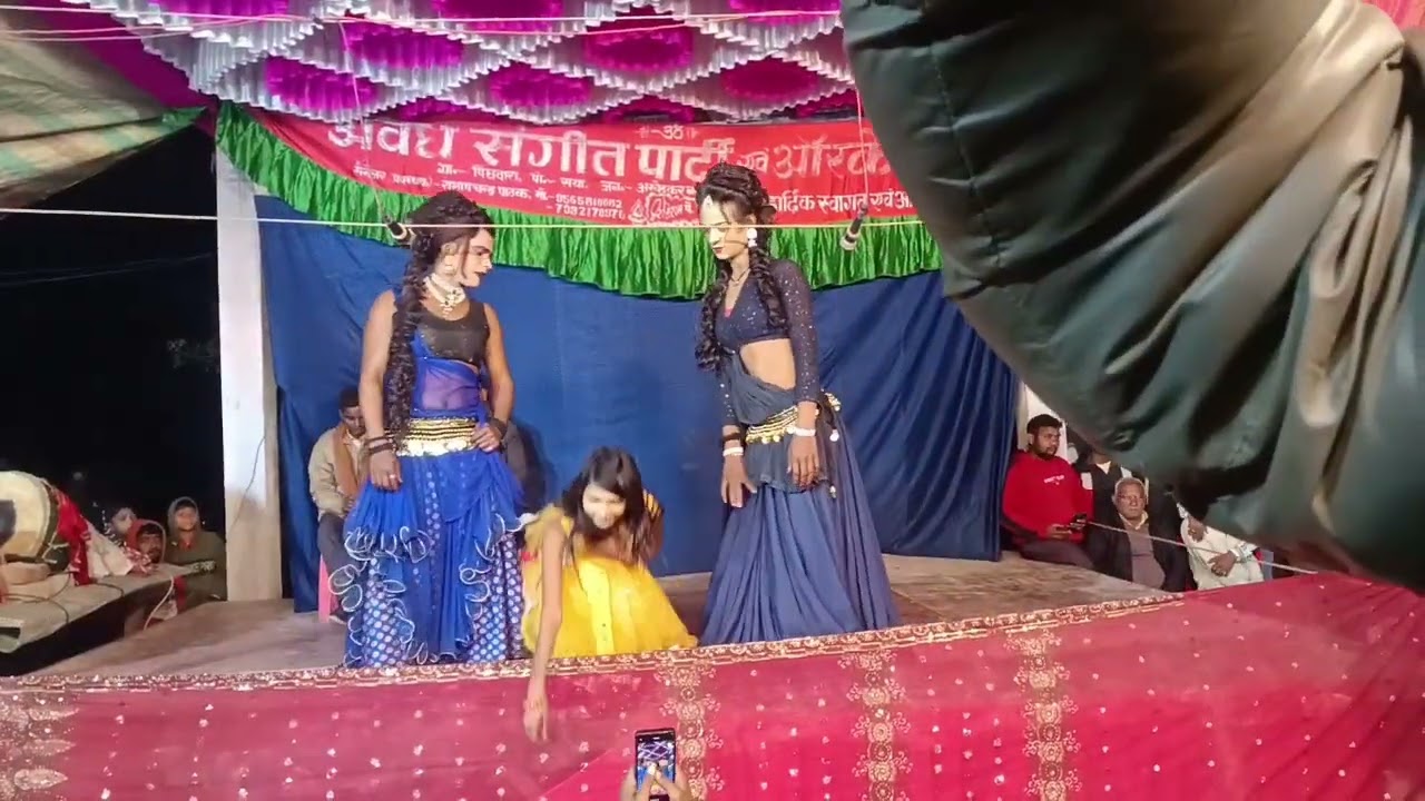 सुपरहिट म्यूजिक के साथ वीरेंद्र का डांस तथा परशुराम जोकर की जबरदस्त कॉमेडी जरूर देखें ।