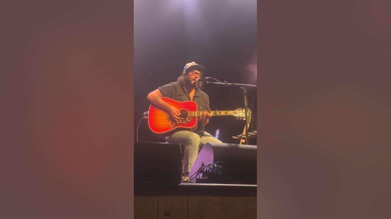 Adam Baldwin Lighthouse in Little Lorraine YouTube