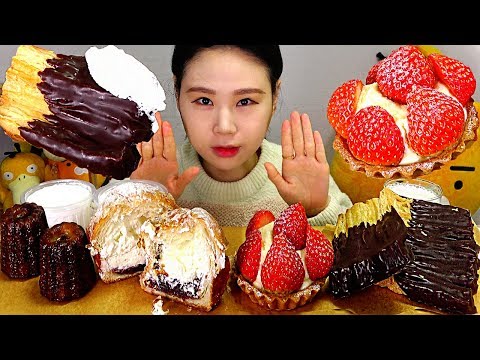 SUB 빨미까레 딸기타르트 블랙앤화이트 까눌레 Palmier Carre Strawberry Tart Black&amp;amp;White Canelé 빵 먹방 Mukbang Eating Sound