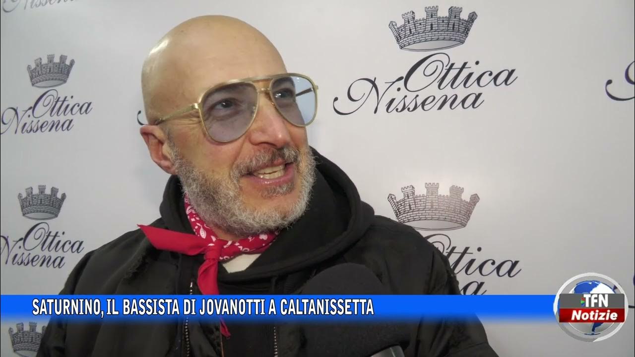 Saturnino, il bassista di Jovanotti a Caltanissetta - YouTube