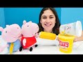 Çocuk videoları.Ayşe, Peppa ve George için mısır  yapıyor. Play-Doh Kitchen set ile hamur oyunları