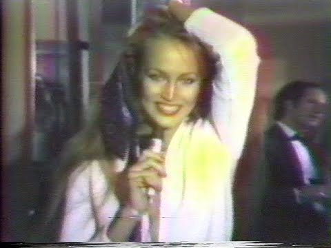 Βίντεο: Καθαρή αξία Jerry Hall: Wiki, Έγγαμος, Οικογένεια, Γάμος, Μισθός, Αδέρφια