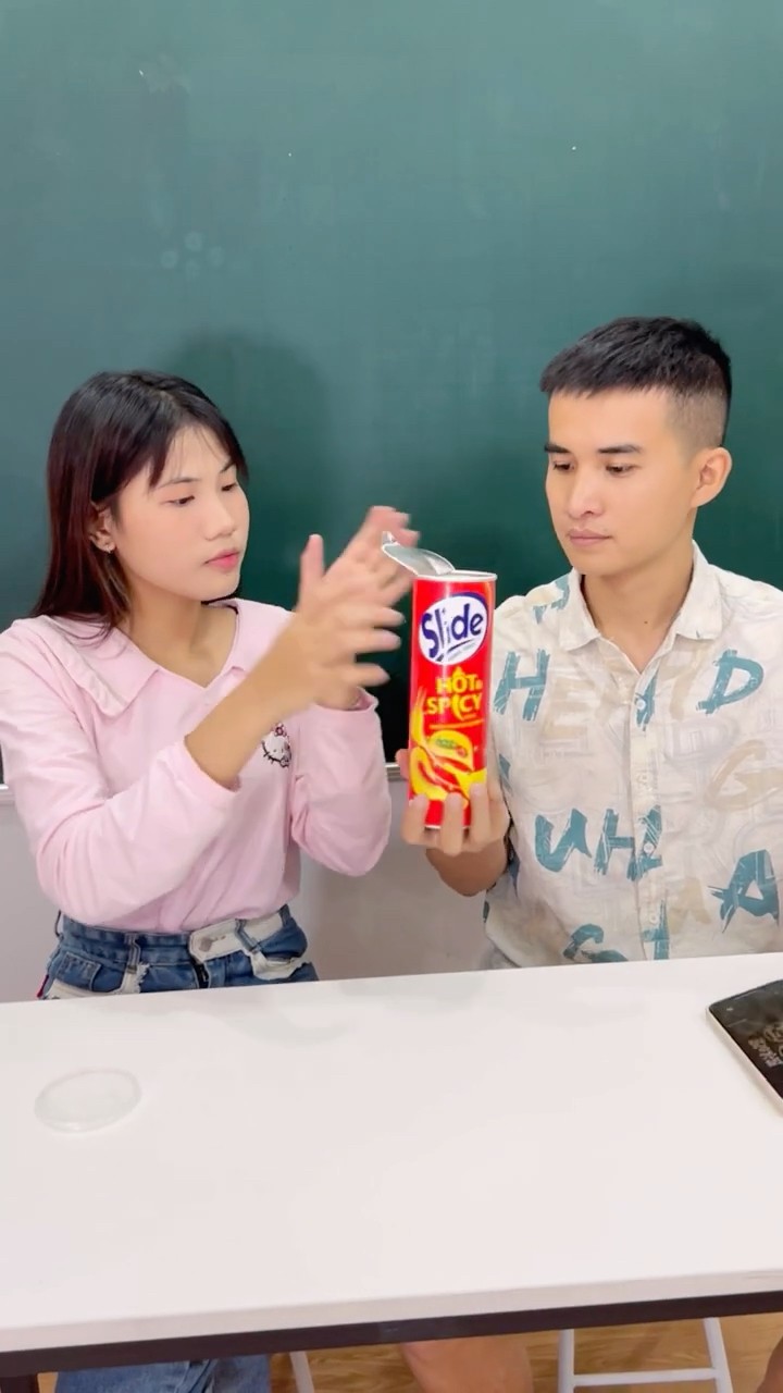 Su Hao comedy: long tongue useful ?
