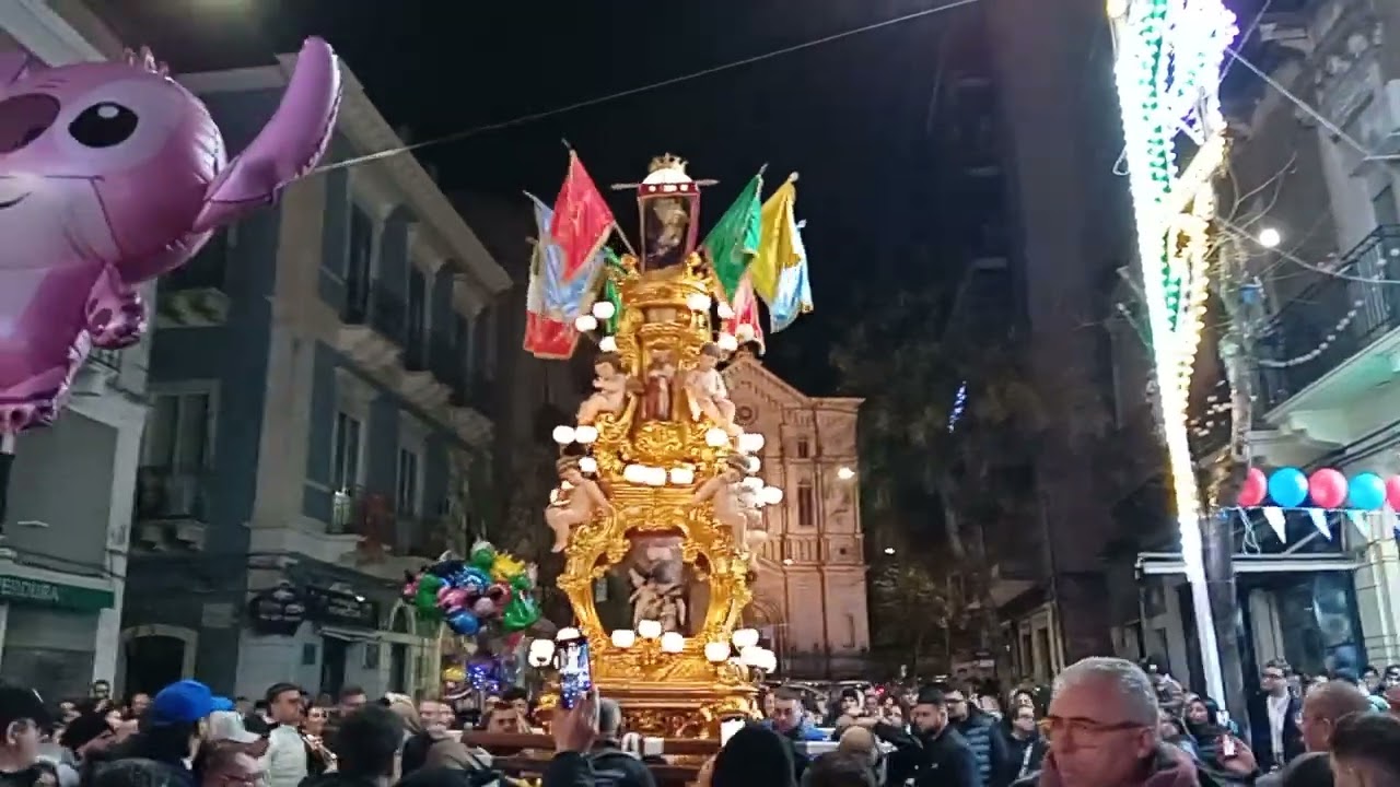 Sant'Agata 2025 Candelore dei Panettieri e Mastri Artigiani in Via Plebiscito Catania 26/01/2025