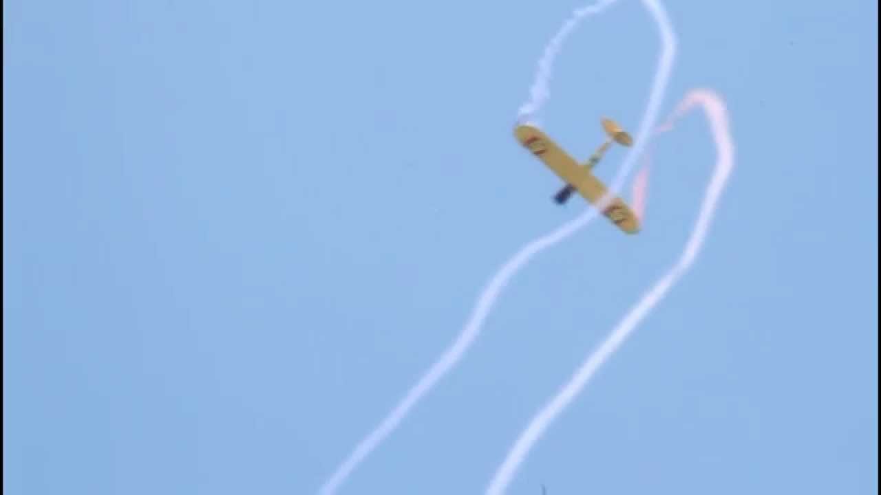 Mankato Air Show 2015 Plane flying with engine off