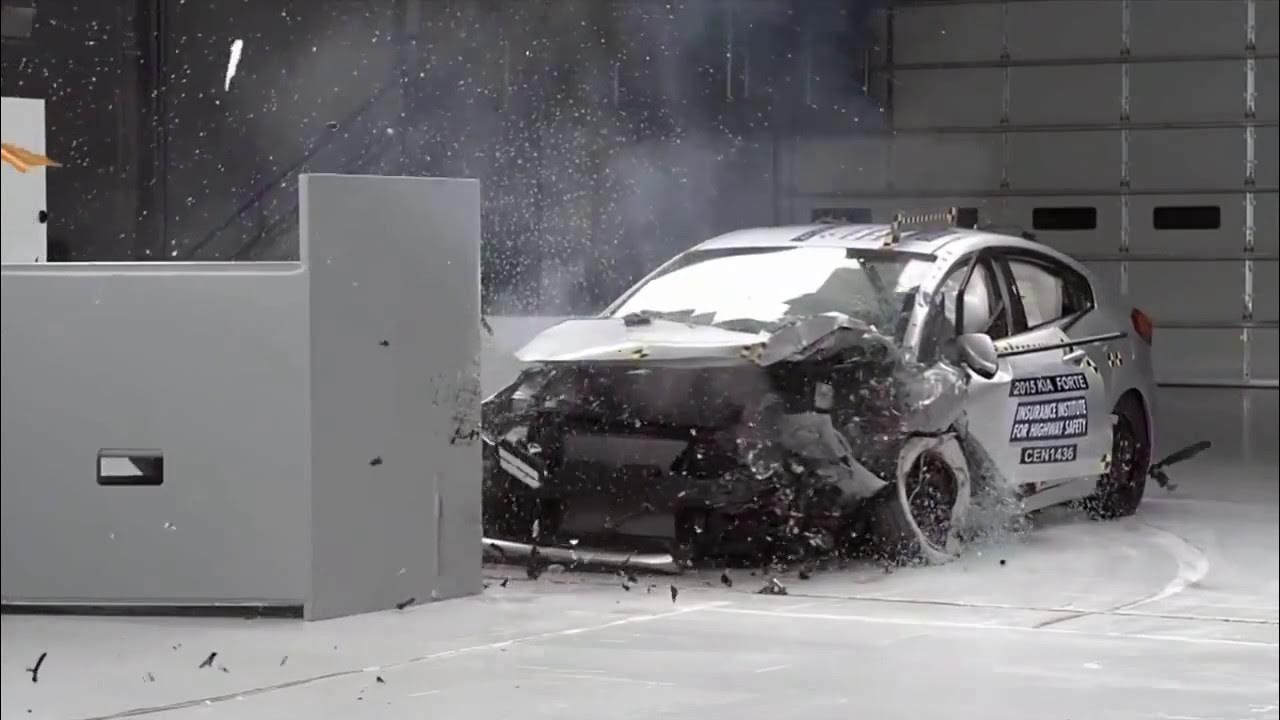 Kia Forte crash test - YouTube
