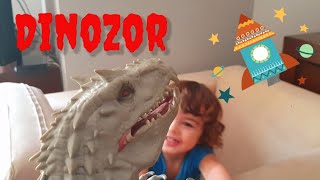 Di̇nozorlar İle Saklambaç Keremi̇ko Oyuncaklar İle Saklaniyor