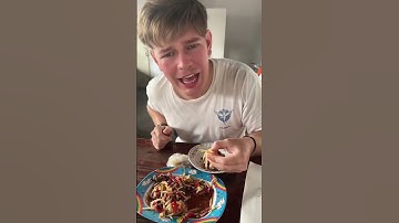 ฝรั่งกินส้มตำ!!! .. แล้วยังไง?! #ส้มตำ #ฝรั่ง #ฝรั่งไทยแท้ๆ #HatchTag #ฝรั่งกิน #ฝรั่งกินส้มตำ