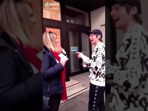 Louis insta post! Help is you can #helpturkey #louistomlinson #harrystyles #larrystylinson