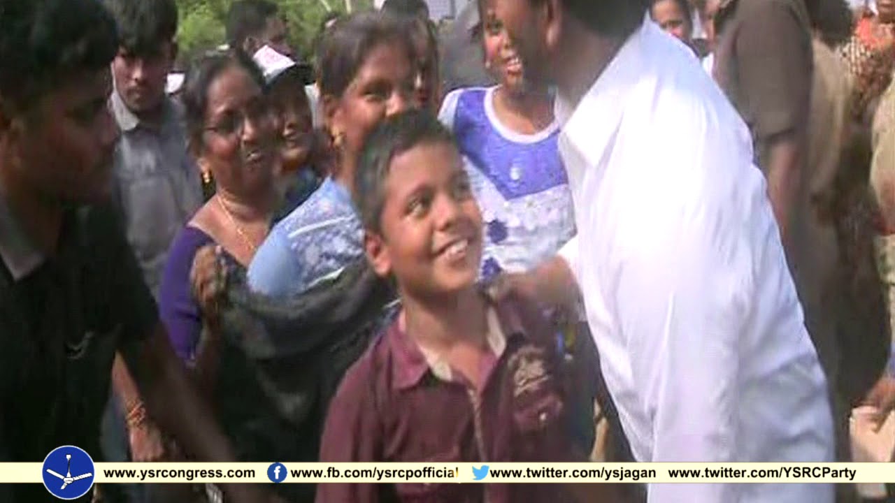 YS JAGAN  262 nd day Praja Sankalpa Yatra visuals at Visaka dist- 15-09-2018