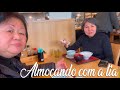 Almoçando com a tia