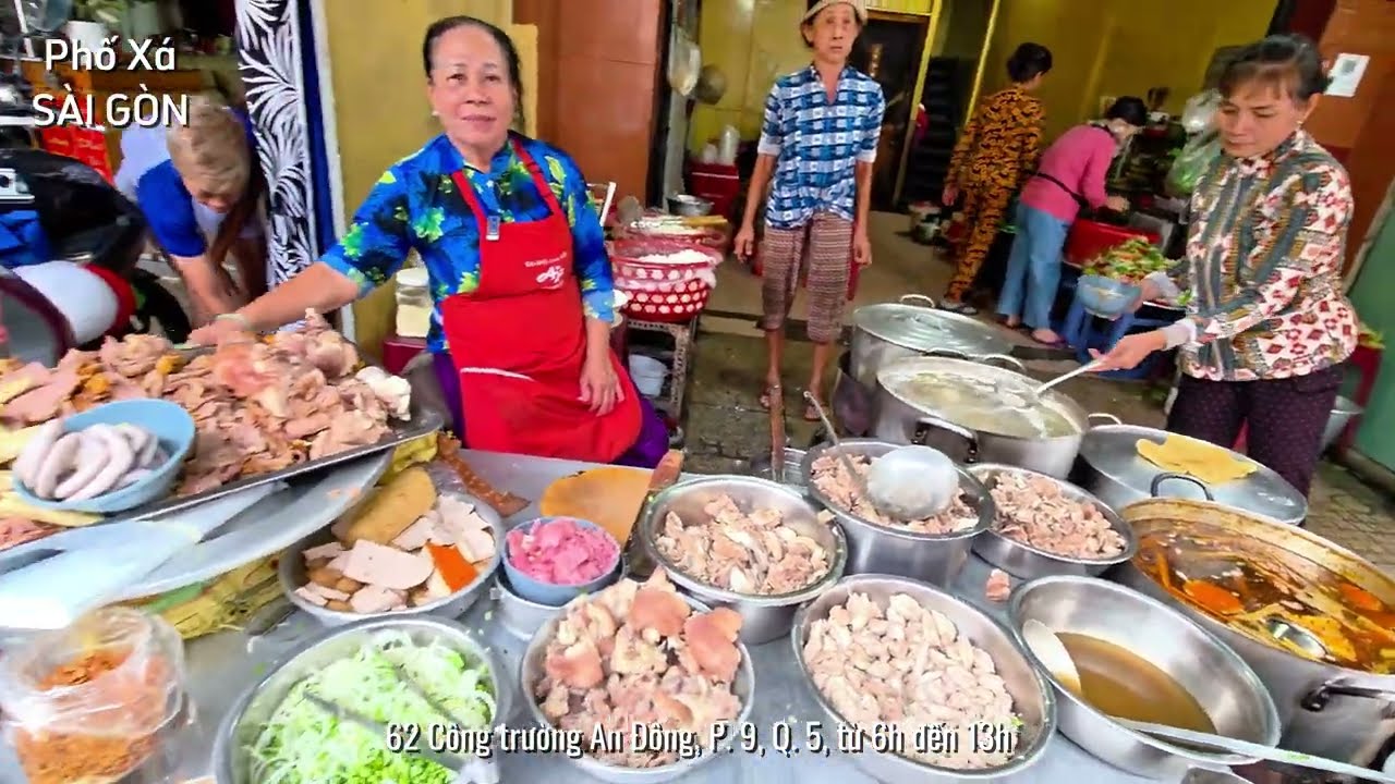 Kinh ngạc quán BÚN MỌC luôn đông nghẹt khách bí quyết riêng, nhìn đã thấy thèm ở cổng chợ An Đông