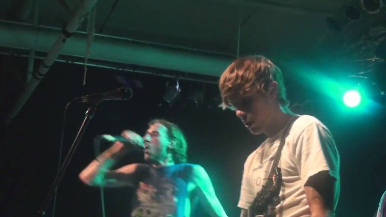 YouTube에서 Miles Away - Final Chapter & Die Alone (Part 1) | 24.07.2010 보기 YouTube에서 Miles Away - Final Chapter & Die Alone (Part 1) | 24.07.2010 보기