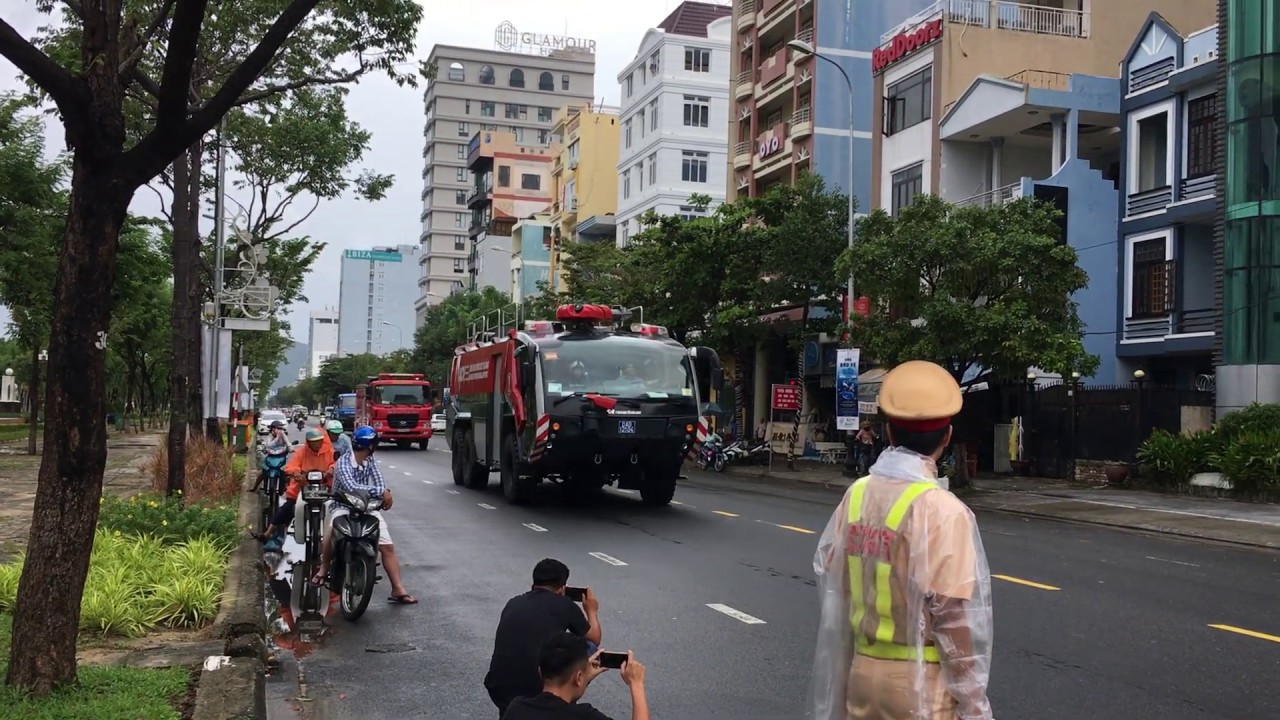 Xe cứu hỏa Rosenbauer Panther có giá bán 1 triệu USD... - youtube