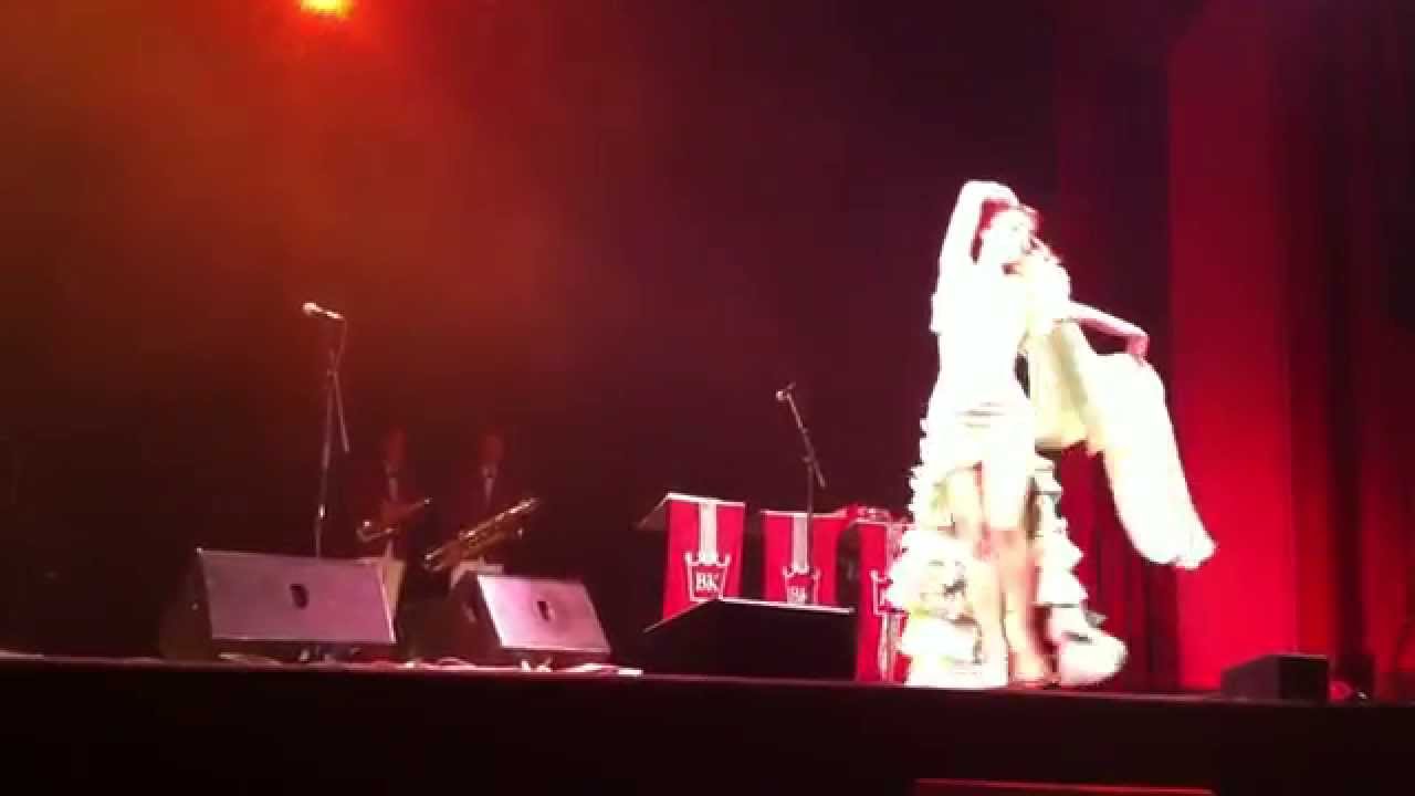 Melle Loison  / Effeuilleuse burlesque / Milan / Teatro Nuevo