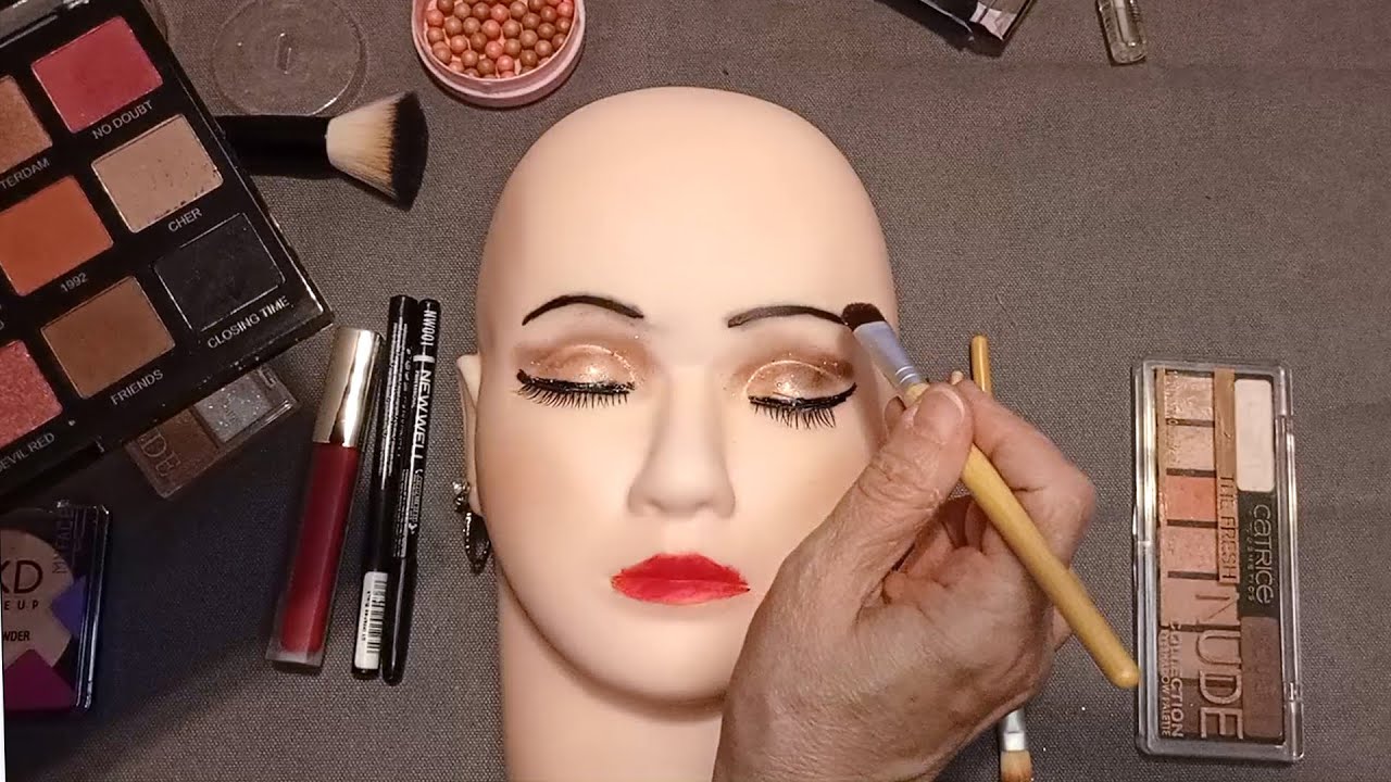 (TÜRKÇE ASMR) Makyajını yapıyorum fısıltı eşliğinde 💄