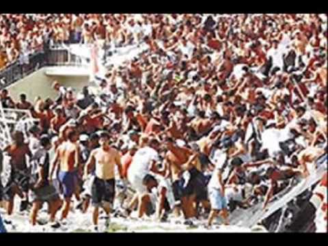 Resultado de imagem para alambrado do Vasco caindo são caetano