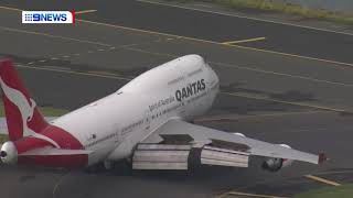 Qantas Boeing 747-400ER - Flyover of Sydney Harbour