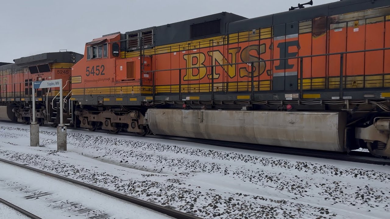 BNSF #5245 BNSF #5452 & BNSF #8526 lead this manifest 
