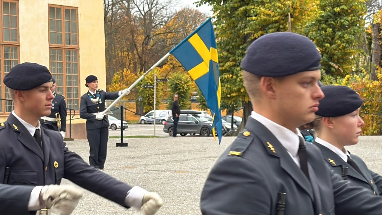 2025-10-29 Drottningholms Slott vaktavlösning Ledningsregementet -  Ledningsregementet  Enköping 