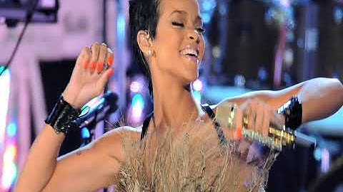 Rihanna - Behind the Scenes - ELLE